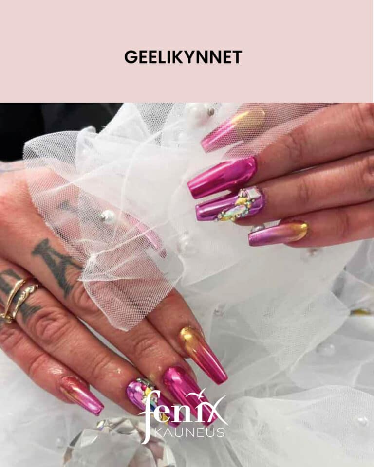 Metallinhohtoiset, liukuvarjatyt, pinkkia, lilaa ja kultaa hohtavat, timanteilla koristellut pitkat geelikynnet.