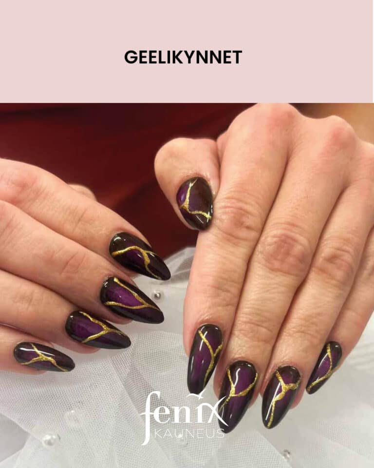 Tummanlilat geelirakennekynnet abstraktein kultakoristein.