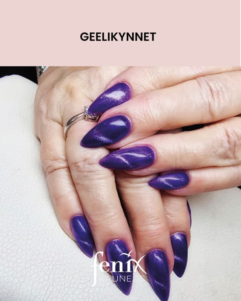 Mantelinmalliset pitkat violetit geelirakennekynnet.