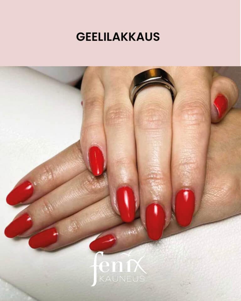 Klassiset tummanpunaiset geelilakkaukset pitkissa kynsissa.