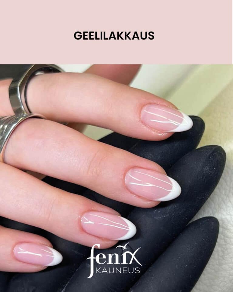 Ranskalainen geelilakkaus pitkissa sormien kynsissa.