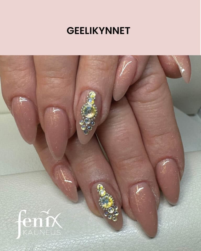 Nudet geelikynnet kimaltavalla pohjalla, tmanttikoristein.