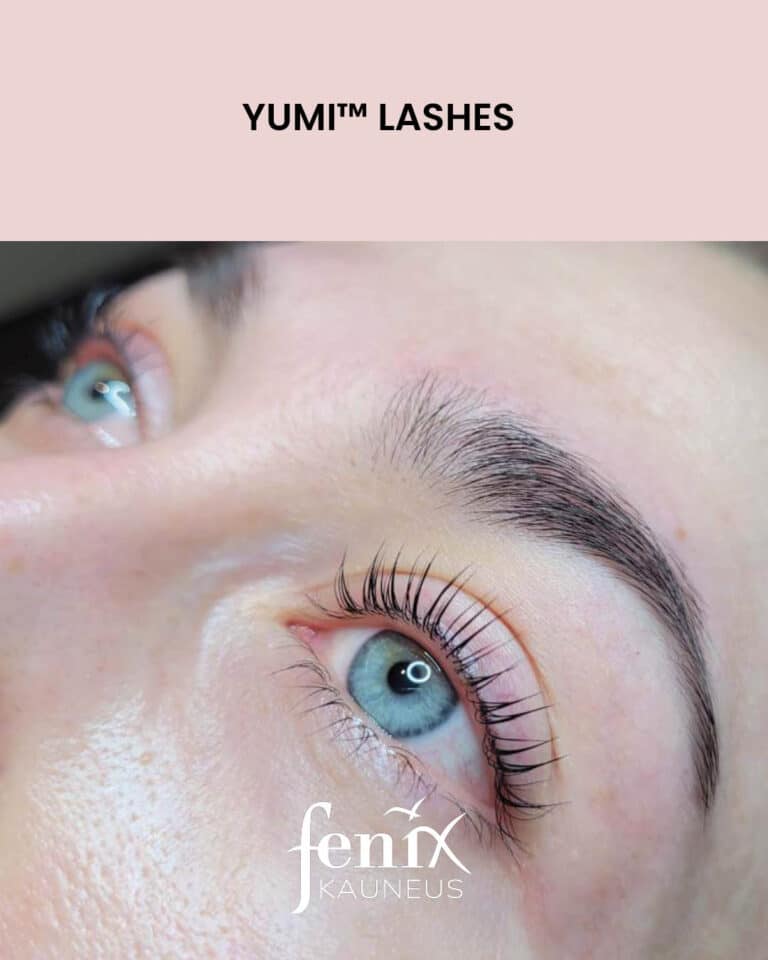 Pitkat tuuheat ripset jalkeen Yumilahses ripsien kestotaivutushoidon.
