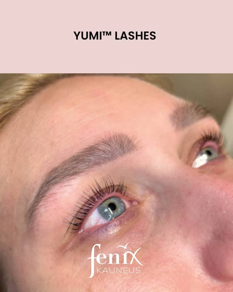 Yumilashes ripsien kestotaivutuksen jalkeen upeilla pitkilla ripsilla.