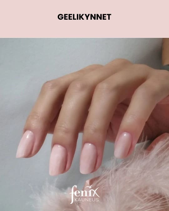 Vaaleanpunaiset geelikynnet.