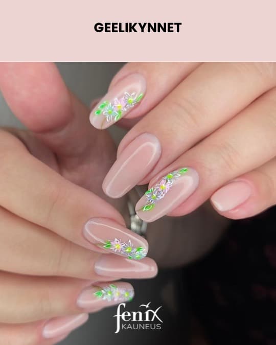 Nudet kukalliset pitkat geelikynnet.