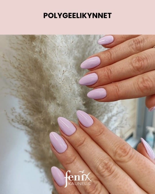 Vaaleanpunaiset minimalistiset polygeelikynnet, pitkat.